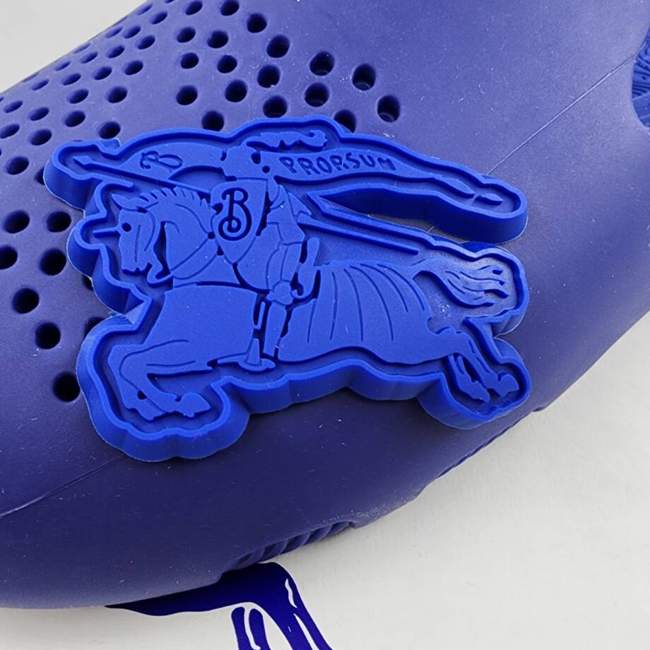 Burberry Stingray Clogs Men's 8 Blue Equestrian Knight Design Burberry Lettering