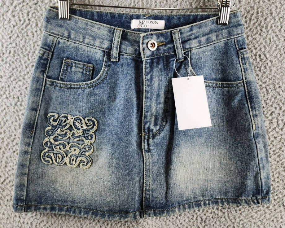 Madonna & Co Denim Mini Skirt Womens M Light Wash Embroidered Button Zip Closure