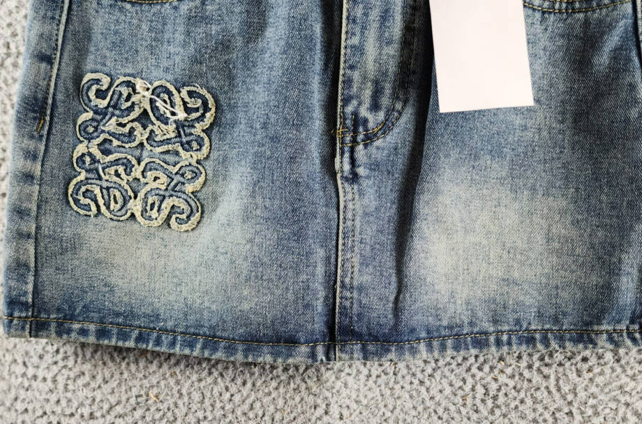Madonna & Co Denim Mini Skirt Womens M Light Wash Embroidered Button Zip Closure