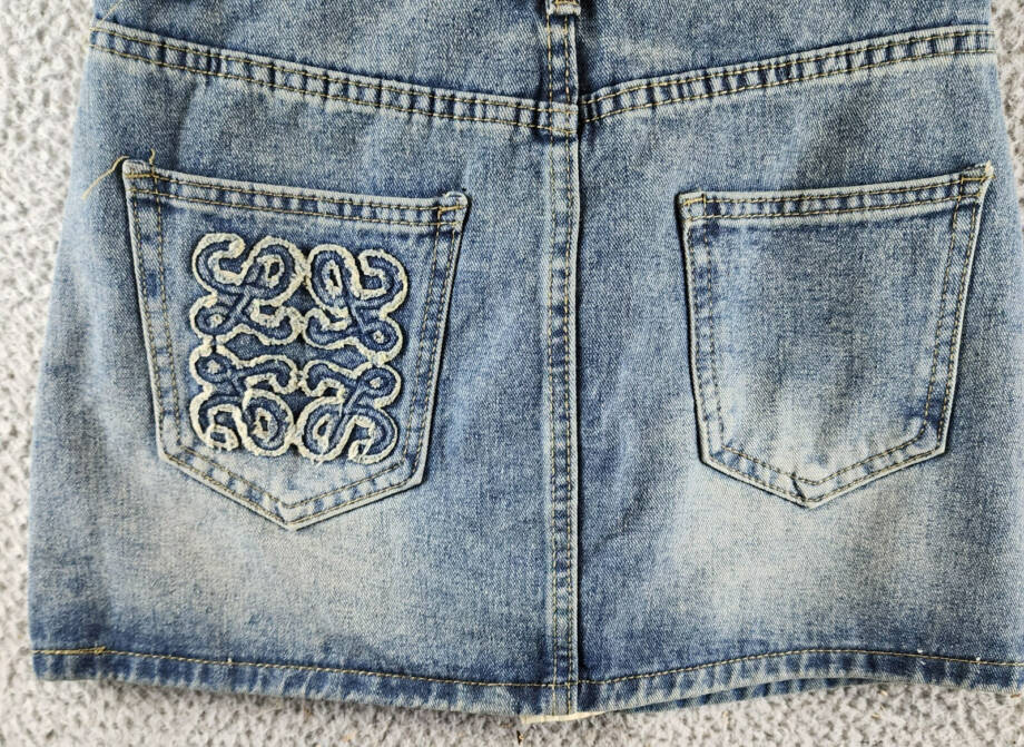 Madonna & Co Denim Mini Skirt Womens M Light Wash Embroidered Button Zip Closure