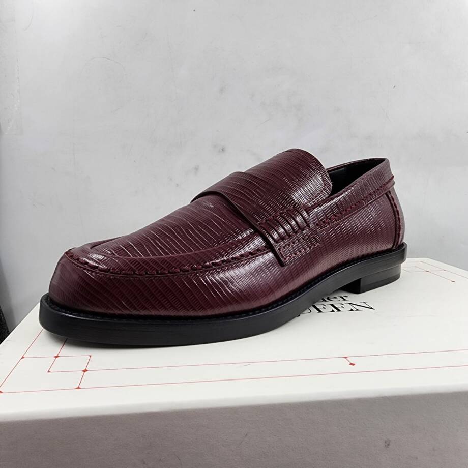 Alexander McQUEEN Croc Embossed Round Apron Toe Loafer Mens 12 Burgundy SlipOn