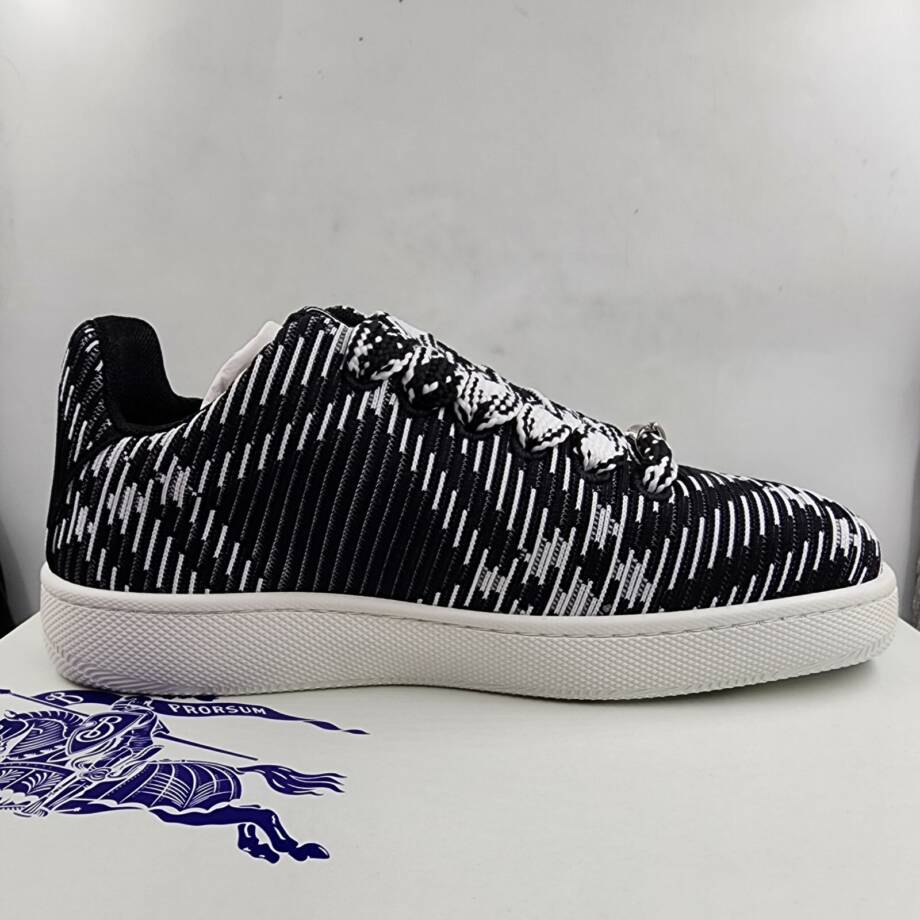 Burberry Check Knit Box Sneakers Men's 11 Black Round Toe Front Lace Up EU 44