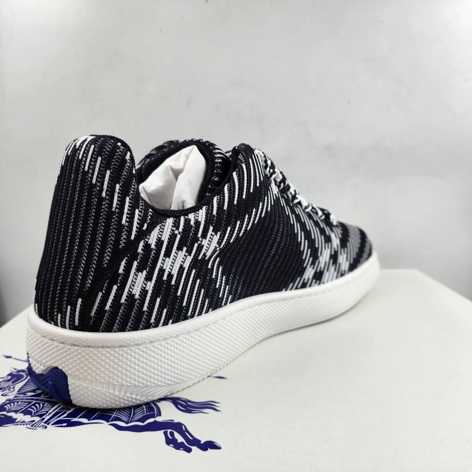 Burberry Check Knit Box Sneakers Men's 11 Black Round Toe Front Lace Up EU 44