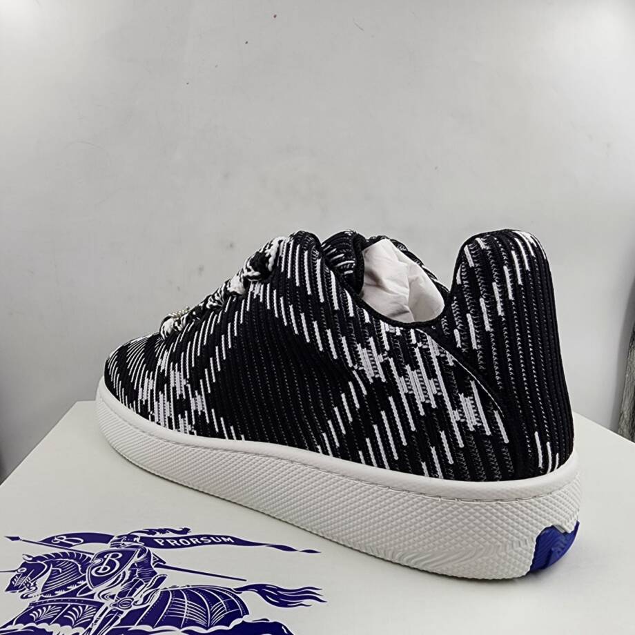 Burberry Check Knit Box Sneakers Men's 11 Black Round Toe Front Lace Up EU 44