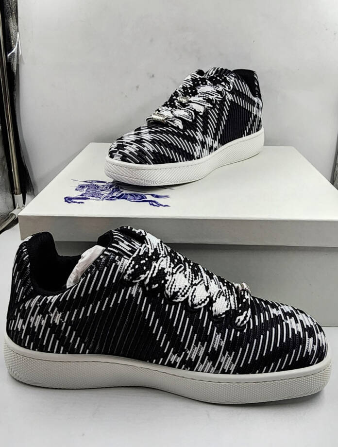 Burberry Check Knit Box Sneakers Men's 11 Black Round Toe Front Lace Up EU 44