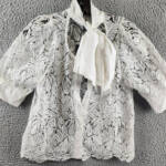 Beulah Style Tie Neck Lace Blouse Women's S White Round Neck Button Front S/S
