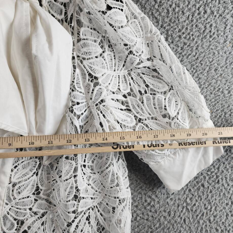 Beulah Style Tie Neck Lace Blouse Women's S White Round Neck Button Front S/S