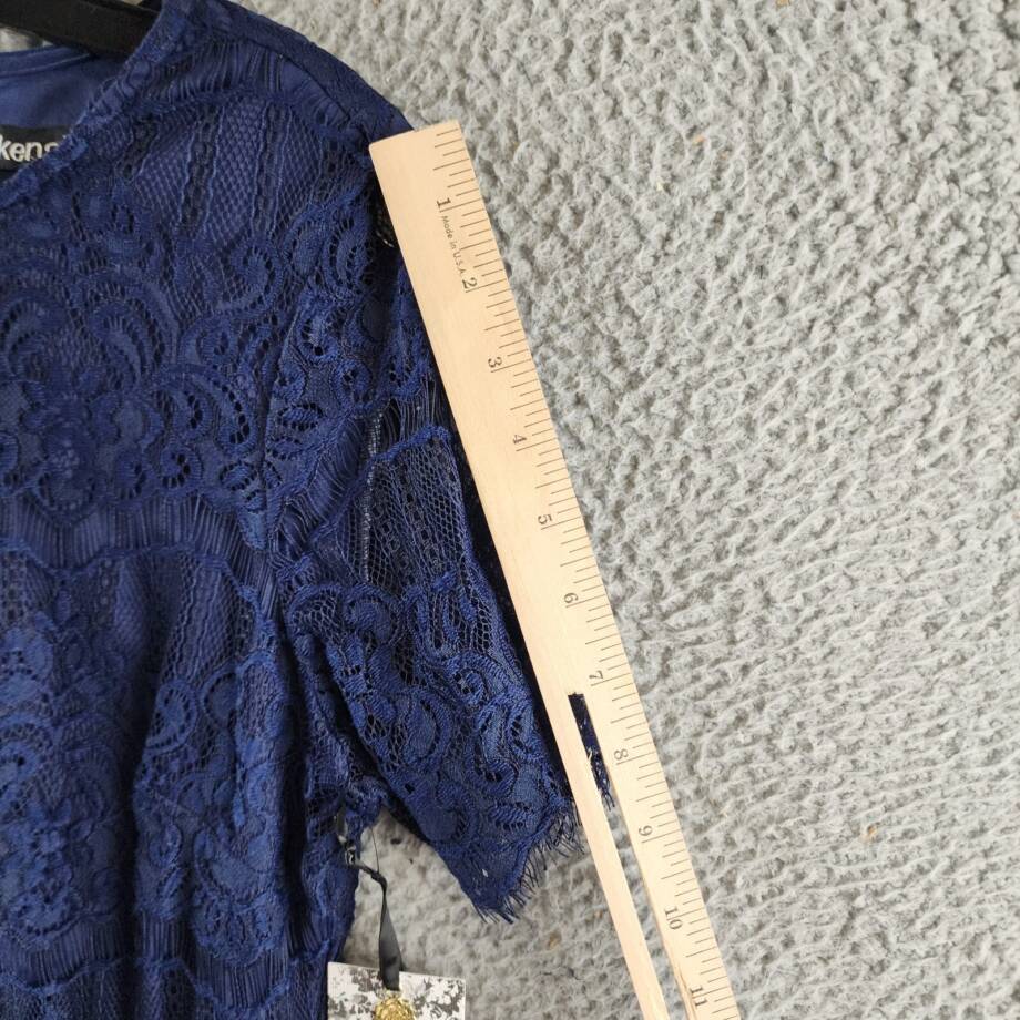 KENSIE Scalloped Short Sleeve Lace Mini Dress 6 Navy Back Zip Closure
