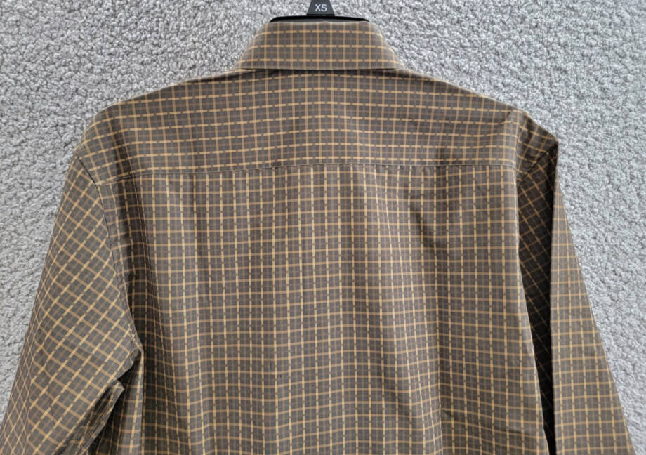 Tayion Collection Slim-Fit Dress Shirt Men's M (15-15.5) 34/35 Black/Gold Plaid