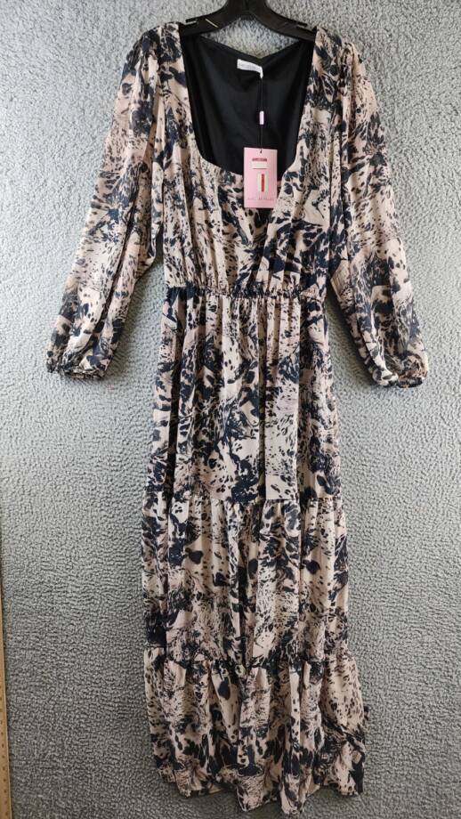 Avec Les Filles Tiered Printed Maxi Dress Women's 14 Wild Horses Square Neck L/S