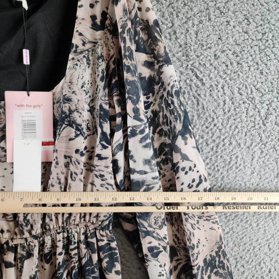 Avec Les Filles Tiered Chiffon Maxi Dress Women's 8 Wild Horses Pullover L/S