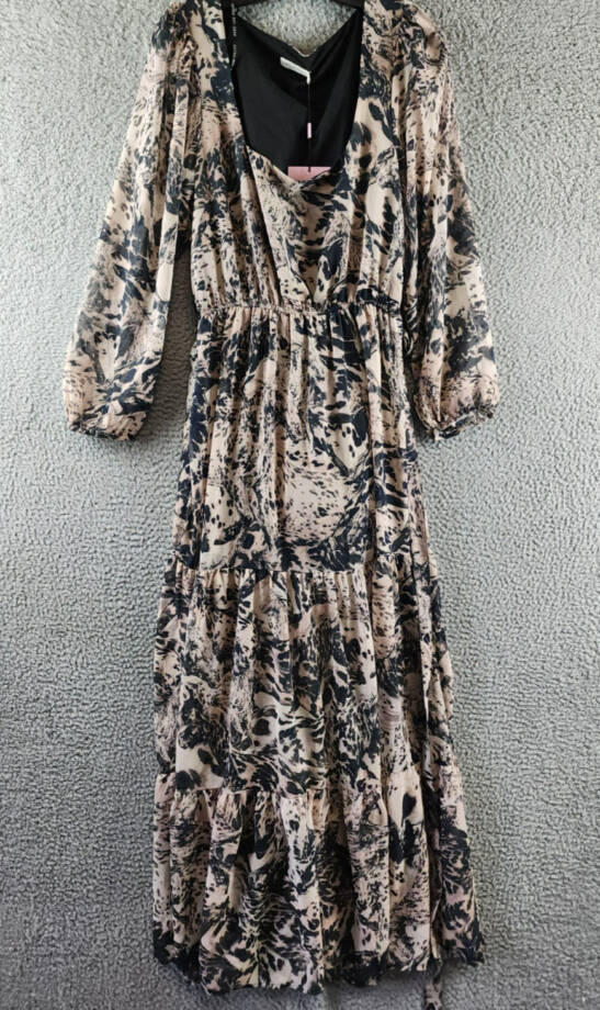 Avec Les Filles Tiered Chiffon Maxi Dress Women's 12 Wild Horses Pullover L/S