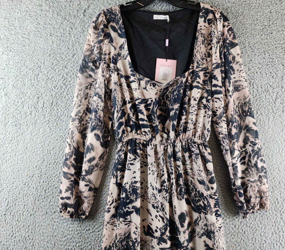 Avec Les Filles Tiered Printed Maxi Dress Women's 6 Wild Horses Square Neck L/S