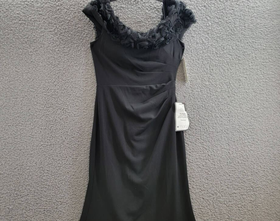 Eliza J Off-The-Shoulder Side-Ruched Gown Women's 6 Black Back Zip Closure S/S