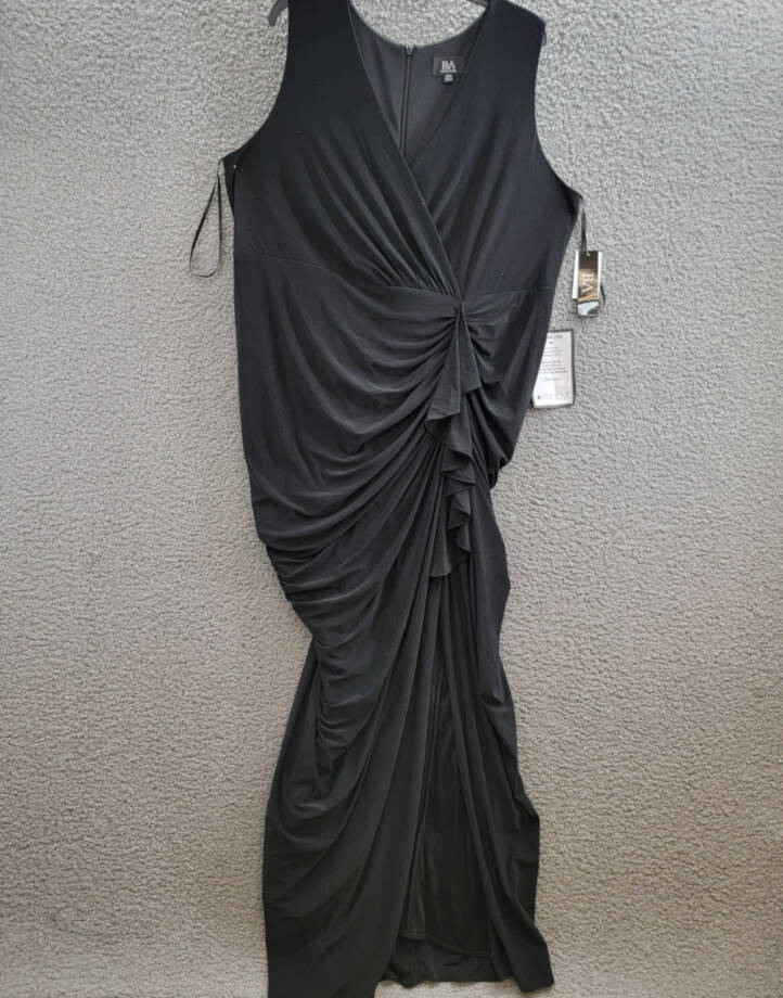 B&A By Betsy & Adam Plus Size Plunge-Neck Ruched Sleeveless Gown Women's 20W