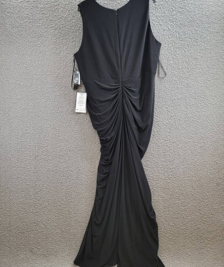 B&A By Betsy & Adam Plus Size Plunge-Neck Ruched Sleeveless Gown Women's 20W