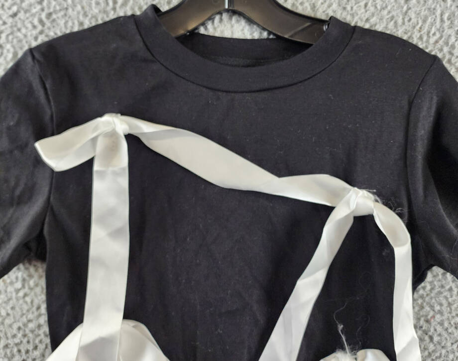 Madonna & Co. 3D Bows Crop T-Shirt Women's L Black Crew Neck Short Sleeve