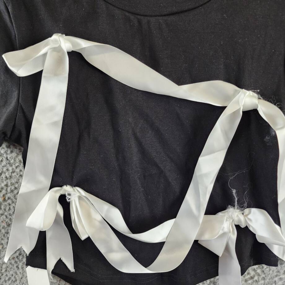 Madonna & Co. 3D Bows Crop T-Shirt Women's L Black Crew Neck Short Sleeve