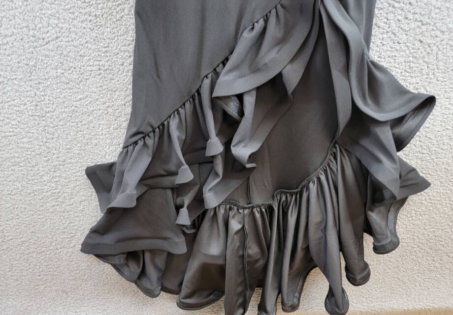 AQUA Racerback Ruffle Hem Gown Women's 4 Black Mock Neck Sleeveless Back Zip