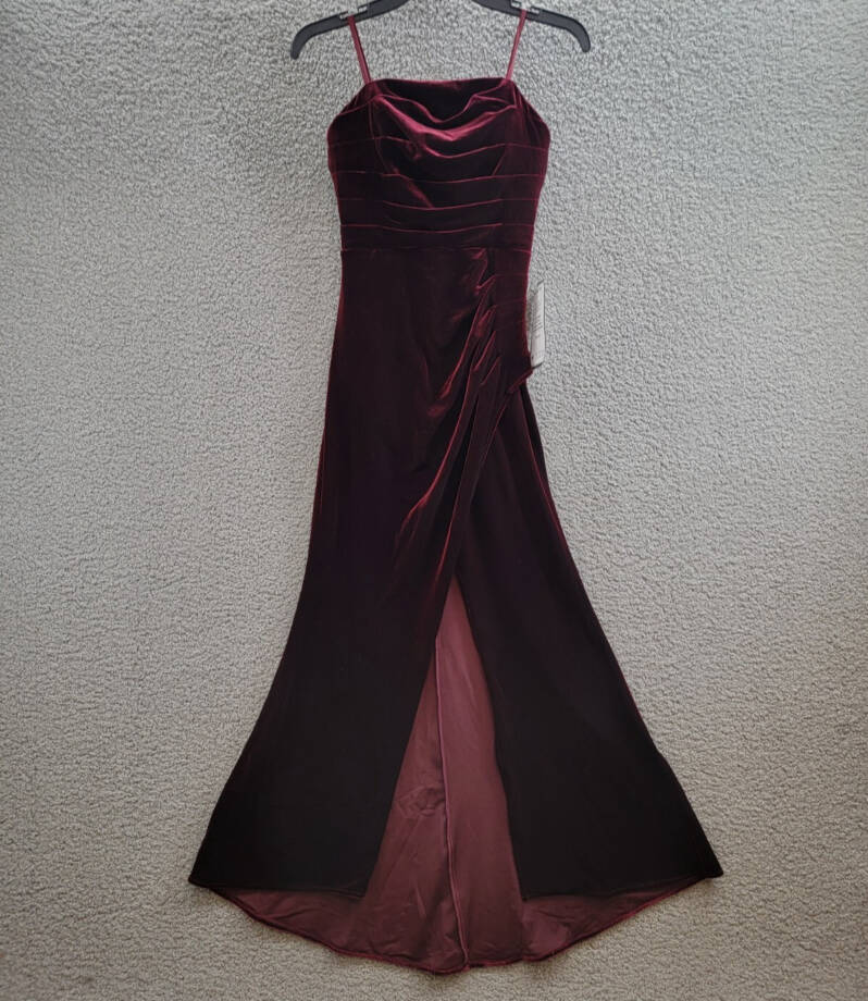 Xscape Petite Velvet Bustier Sleeveless Side-Slit Gown Women's 6P Burgundy