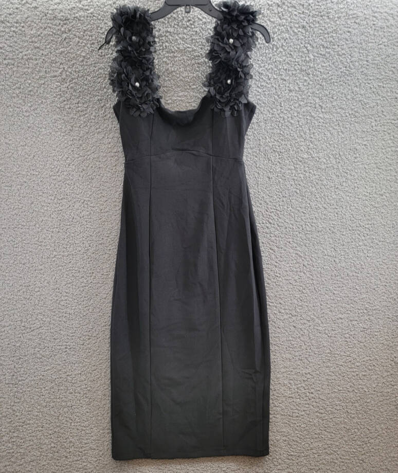 Elliatt Gabby Chrysanthemum Applique Dress Women's M Black Back Slit Square Neck