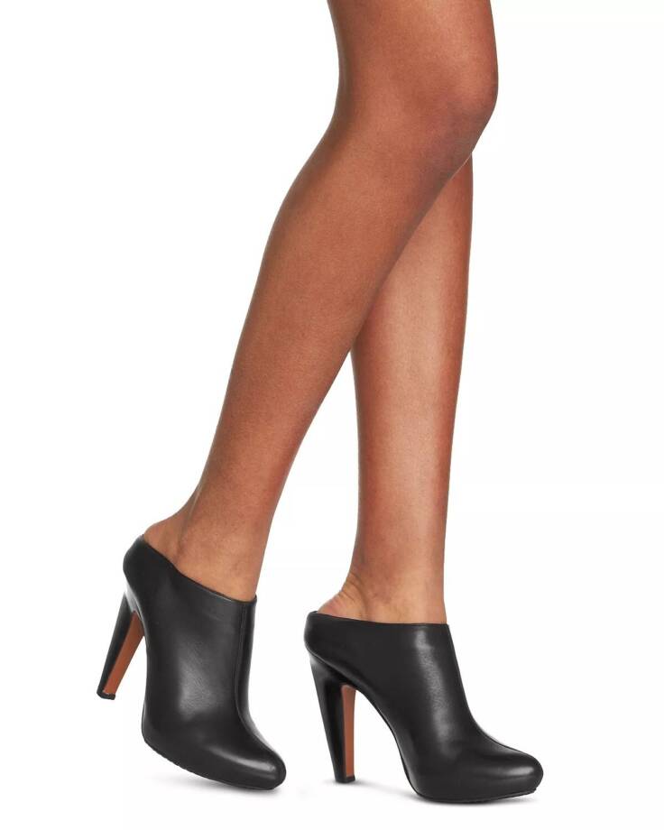 Alexander McQueen Leather High Heel Pumps Women's 40/10 US Black Solid Slip On