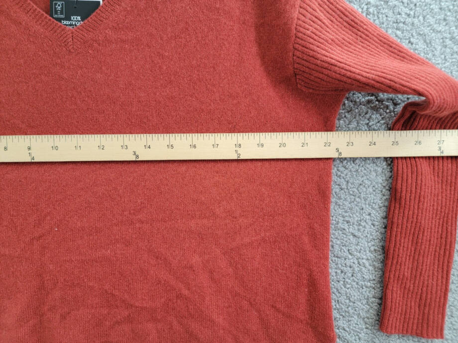 C by Bloomingdale's Cashmere V-Neck Sweater Women's XS Dark Sienna Long Sleeves~