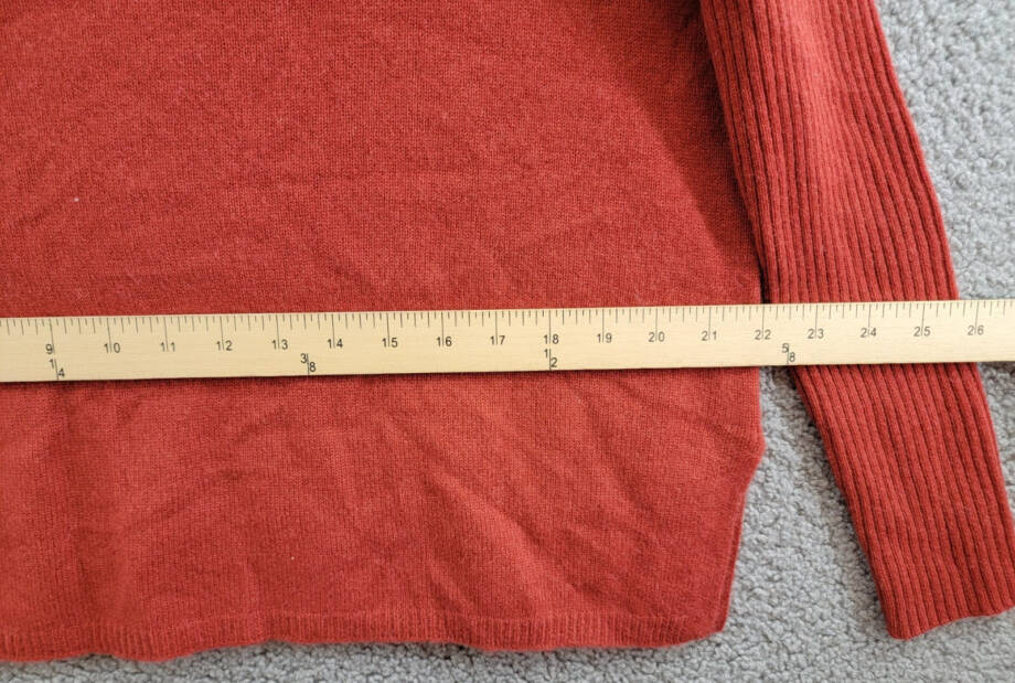 C by Bloomingdale's Cashmere V-Neck Sweater Women's XS Dark Sienna Long Sleeves~
