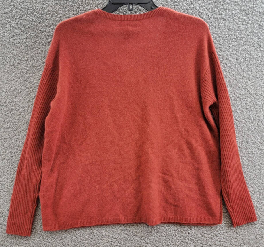 C by Bloomingdale's Cashmere V-Neck Sweater Women's XS Dark Sienna Long Sleeves~