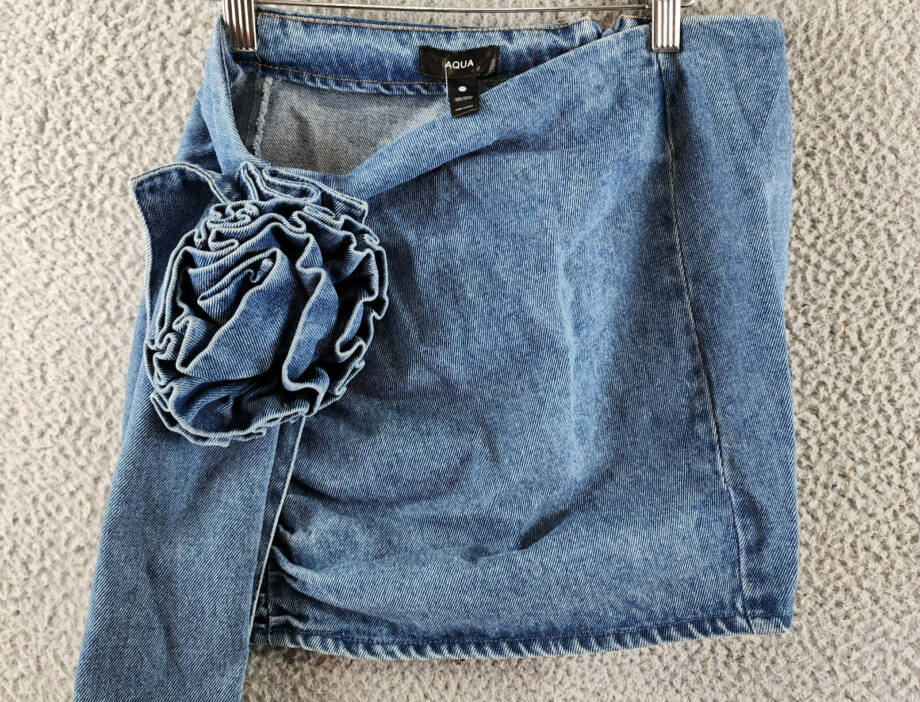 Aqua Asymmetric Denim Floral Mini Skirt Women's XS Blue Heather Back Zip Closure