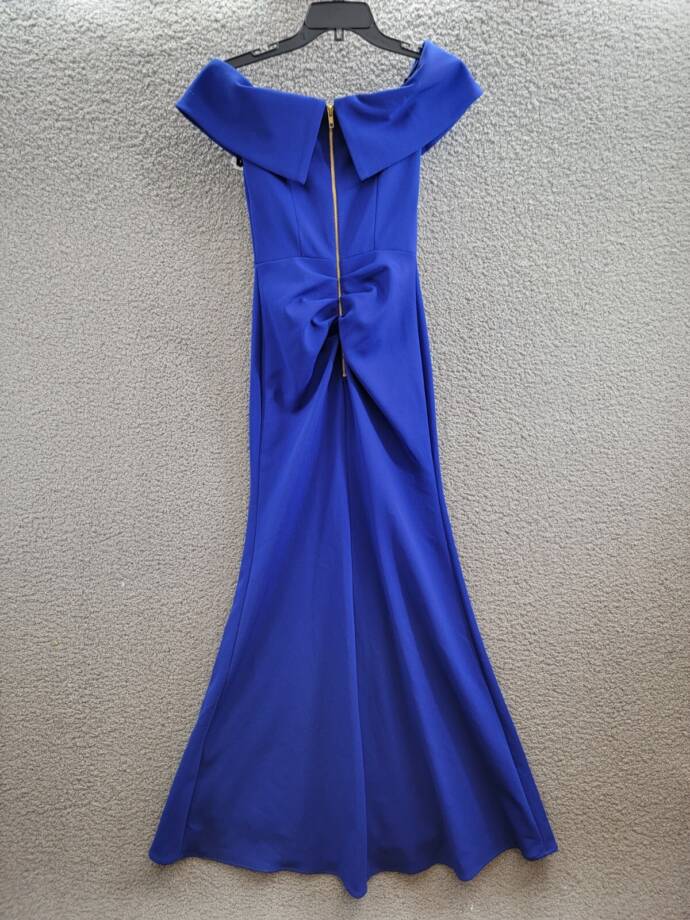 AQUA Formal Off-the-Shoulder Scuba Crepe Gown Women's 0 Marine Back Zip Closure