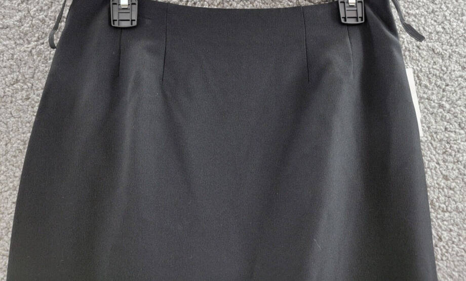 Kasper Crepe Pencil Midi Skirt Women's 4 Black Solid Slit Back Zipped Closure
