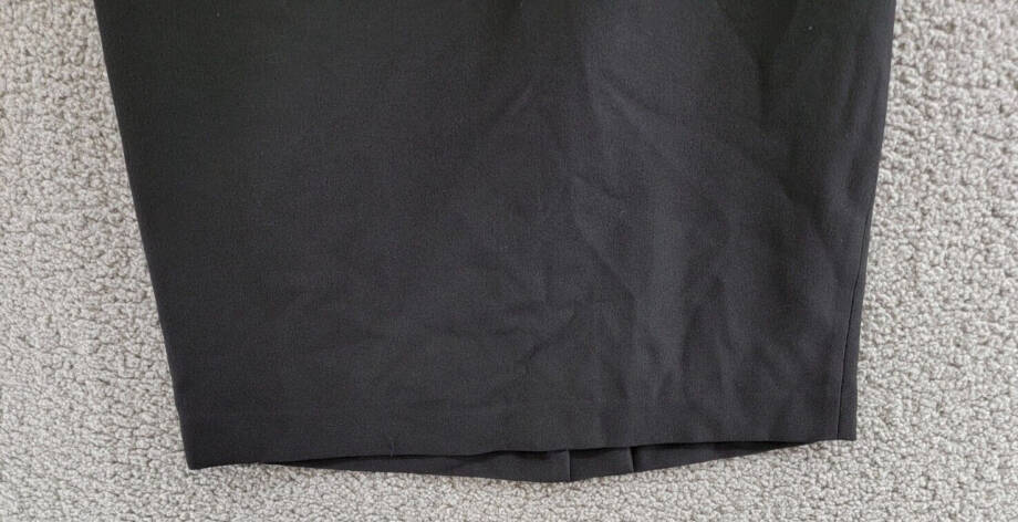 Kasper Crepe Pencil Midi Skirt Women's 4 Black Solid Slit Back Zipped Closure
