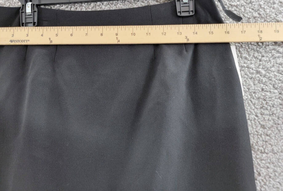 Kasper Crepe Pencil Midi Skirt Women's 4 Black Solid Slit Back Zipped Closure