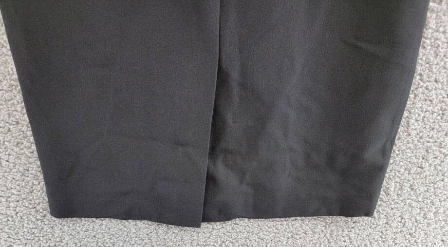 Kasper Crepe Pencil Midi Skirt Women's 4 Black Solid Slit Back Zipped Closure