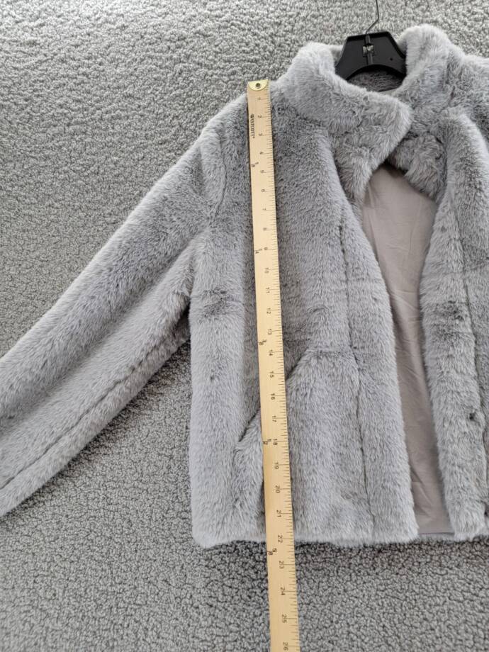 Maralyn & Me Reversible Faux Fur Coat Juniors S Gray Stand Collar Side Pockets