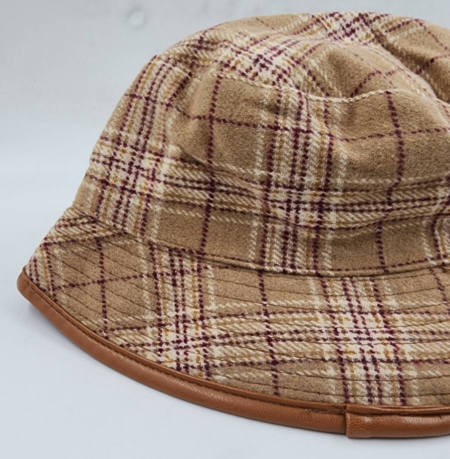 Steve Madden Wool Blend Reversible Plaid Bucket Hat Women's One Size Camel~