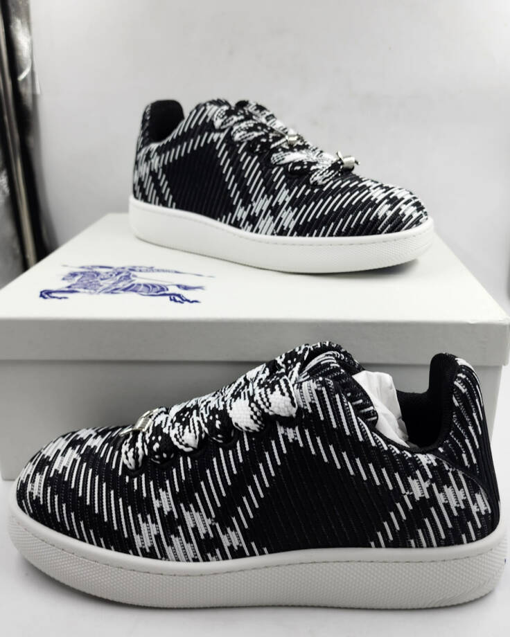 Burberry Check Knit Low Top Sneakers Men's 43/10US Black/White Lace Up Closure