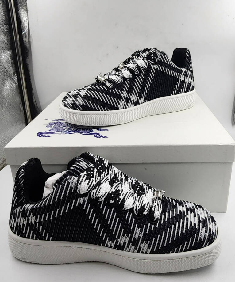 Burberry Check Knit Low Top Sneakers Men's 43/10US Black/White Lace Up Closure