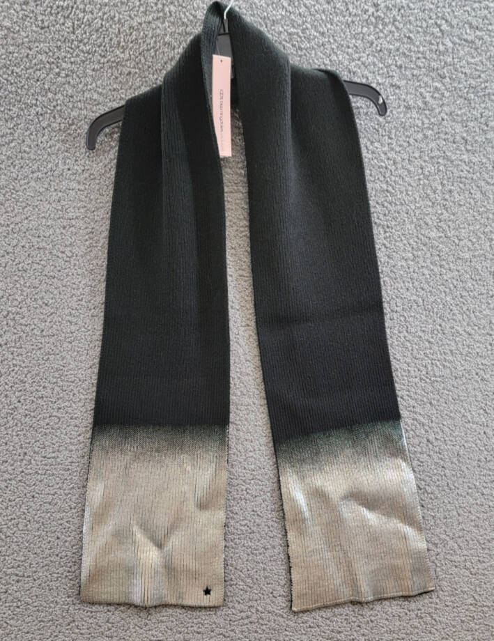 AQUA Ombré Knit Scarf Women's One Size Black/Silver~