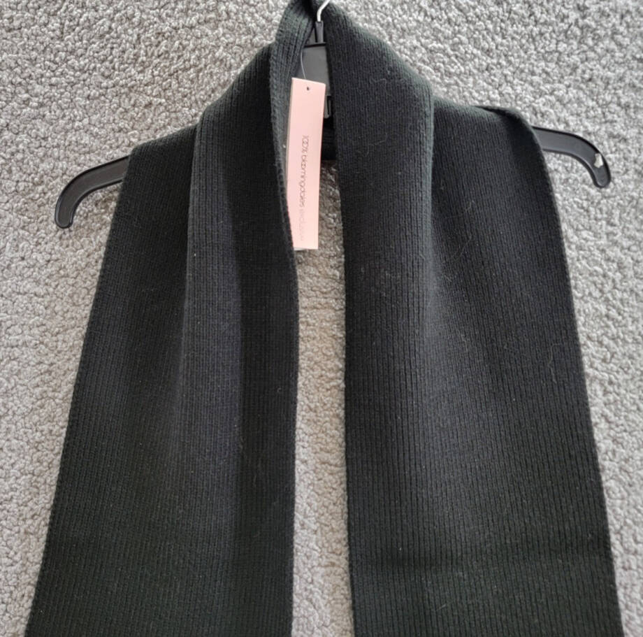 AQUA Ombré Knit Scarf Women's One Size Black/Silver~