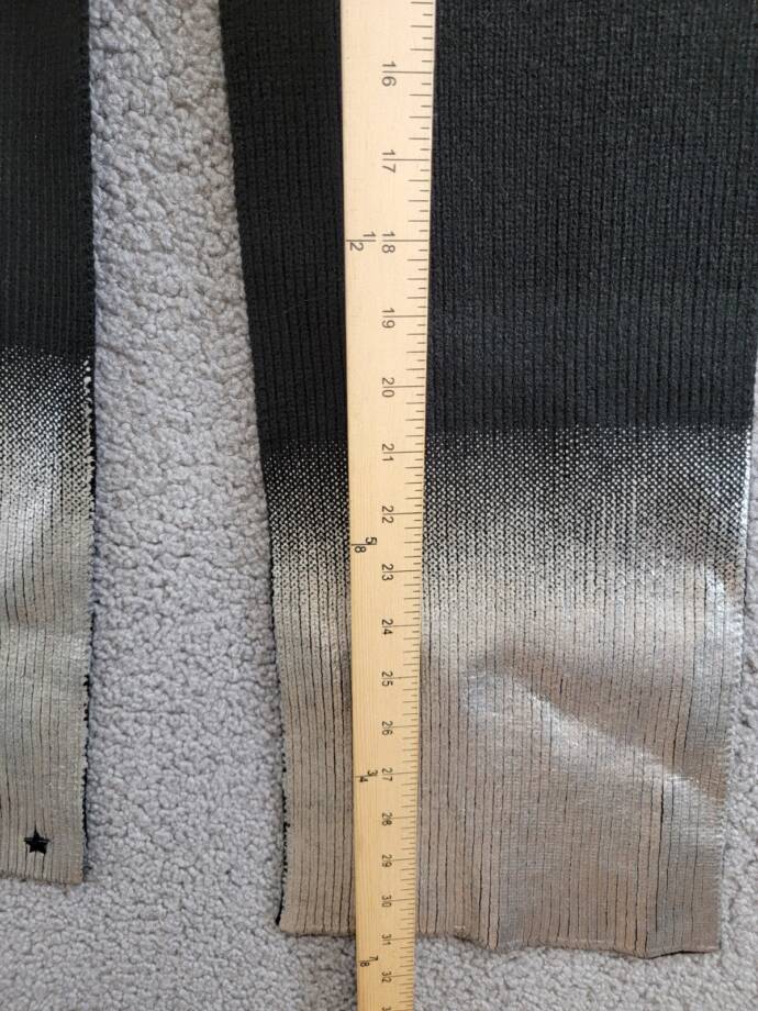 AQUA Ombré Knit Scarf Women's One Size Black/Silver~