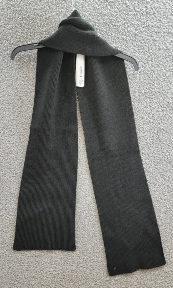 AQUA Ombré Knit Scarf Women's One Size Black/Silver~