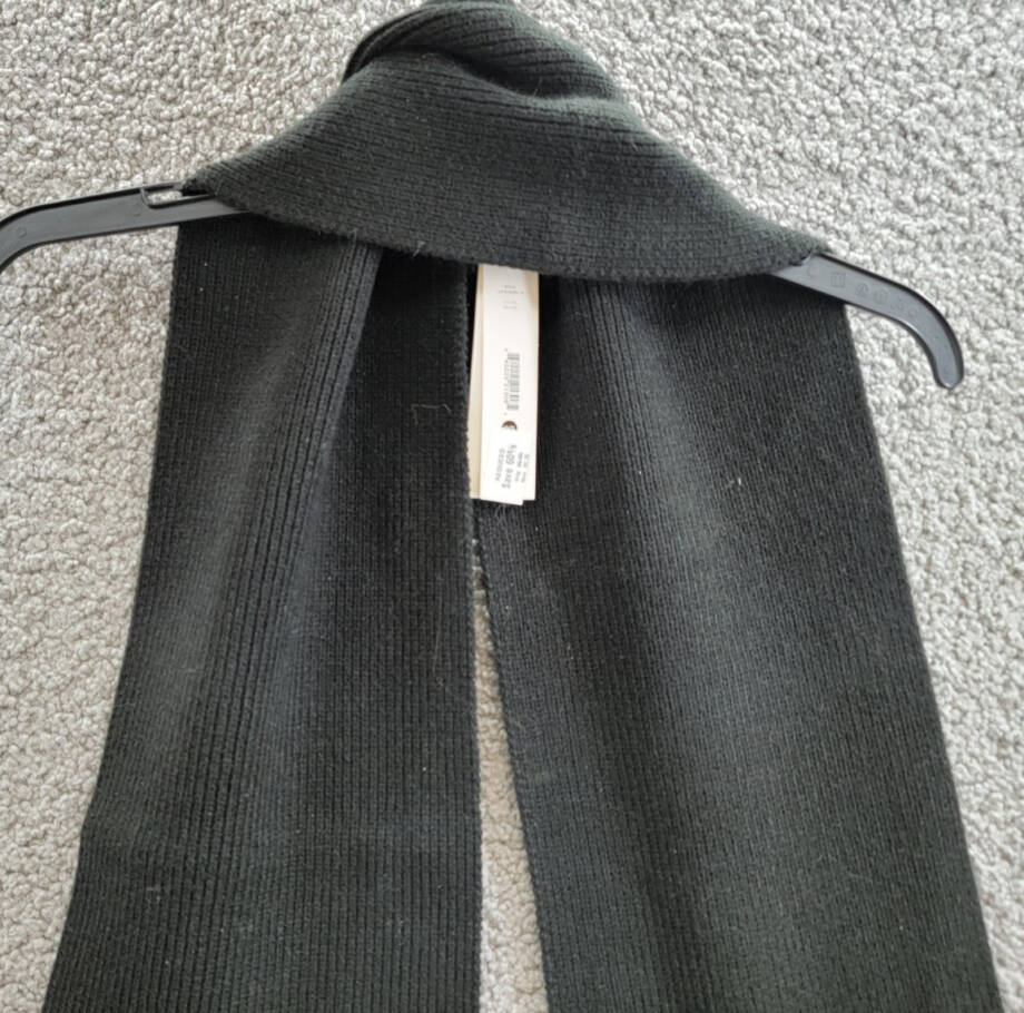 AQUA Ombré Knit Scarf Women's One Size Black/Silver~