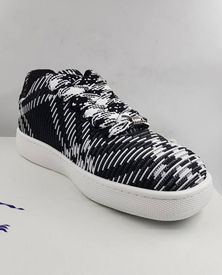 Burberry Check Knit Low Top Sneakers Men's 43/10US Black/White Lace Up Closure