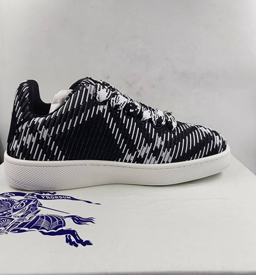 Burberry Check Knit Low Top Sneakers Men's 43/10US Black/White Lace Up Closure