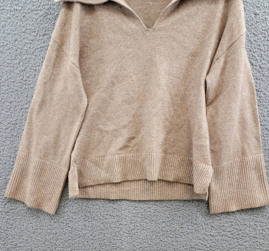 Vince Camuto V-neck Spread Collar Sweater Women's M Almond Beige Pullover