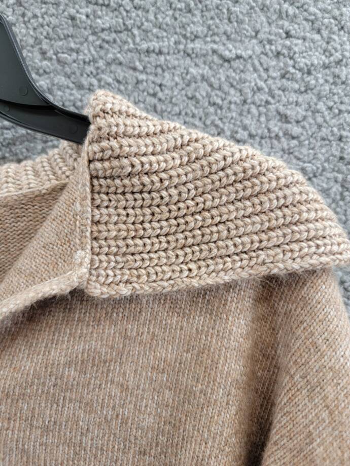 Vince Camuto V-neck Spread Collar Sweater Women's M Almond Beige Pullover