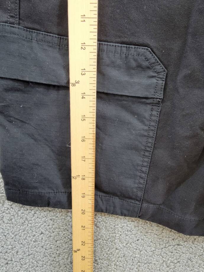 Bass Outdoor Worker Cargo Shorts Men's 34 Caviar High Rise Zip/Button Closure