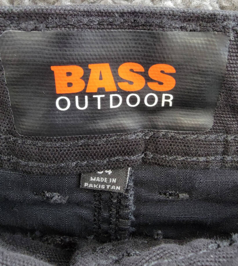 Bass Outdoor Worker Cargo Shorts Men's 34 Caviar High Rise Zip/Button Closure